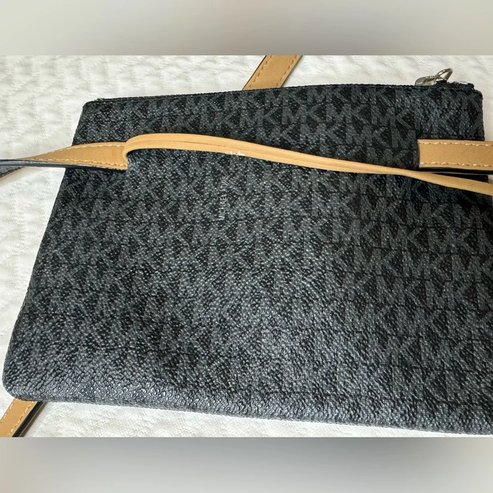 Michael Kors 554562 Signature‎ Fanny Pack Belt Bag Size XL